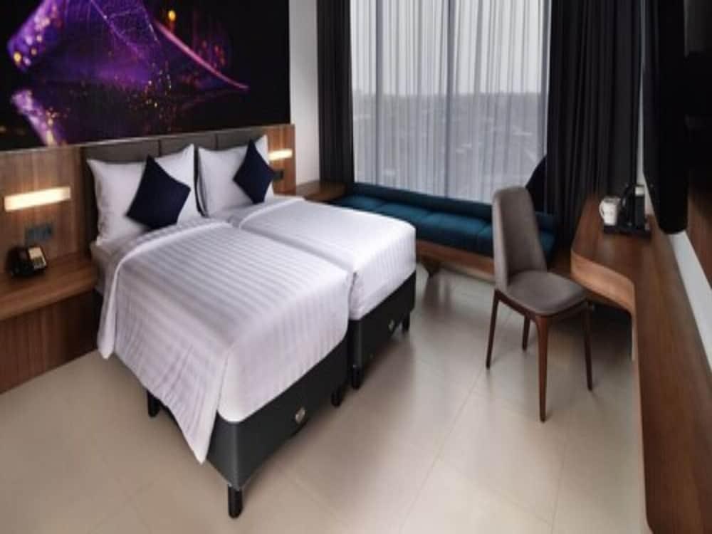 Aston Sidoarjo City Hotel & Conference Center Екстер'єр фото