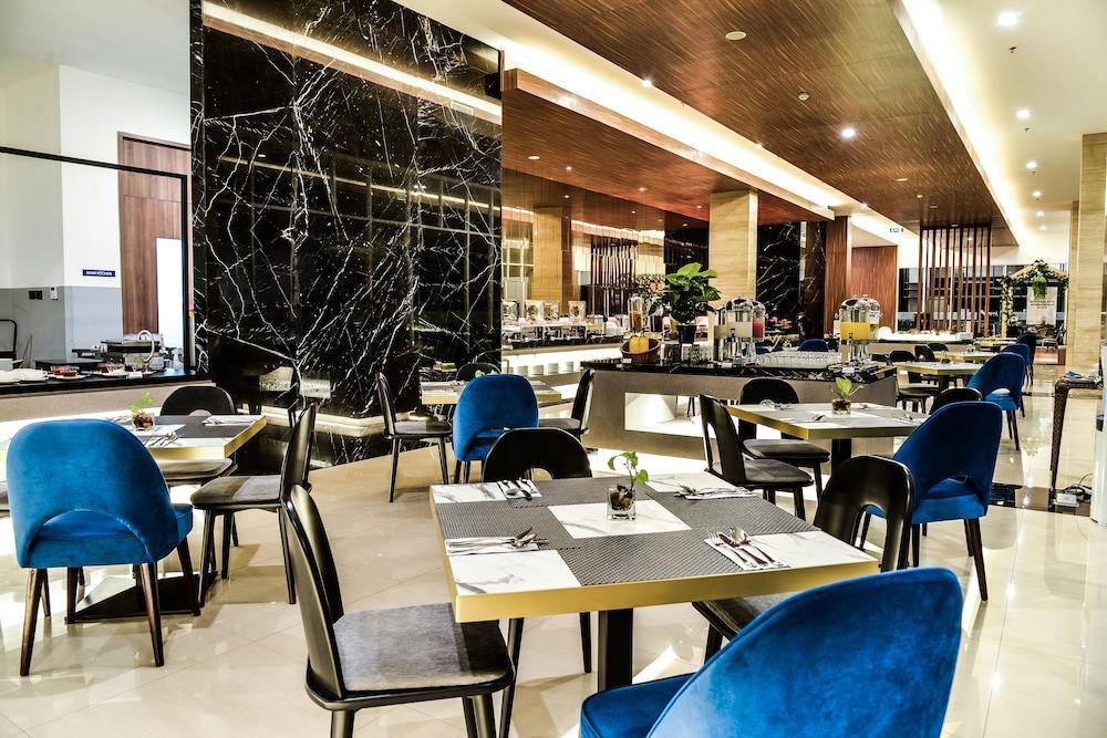 Aston Sidoarjo City Hotel & Conference Center Екстер'єр фото