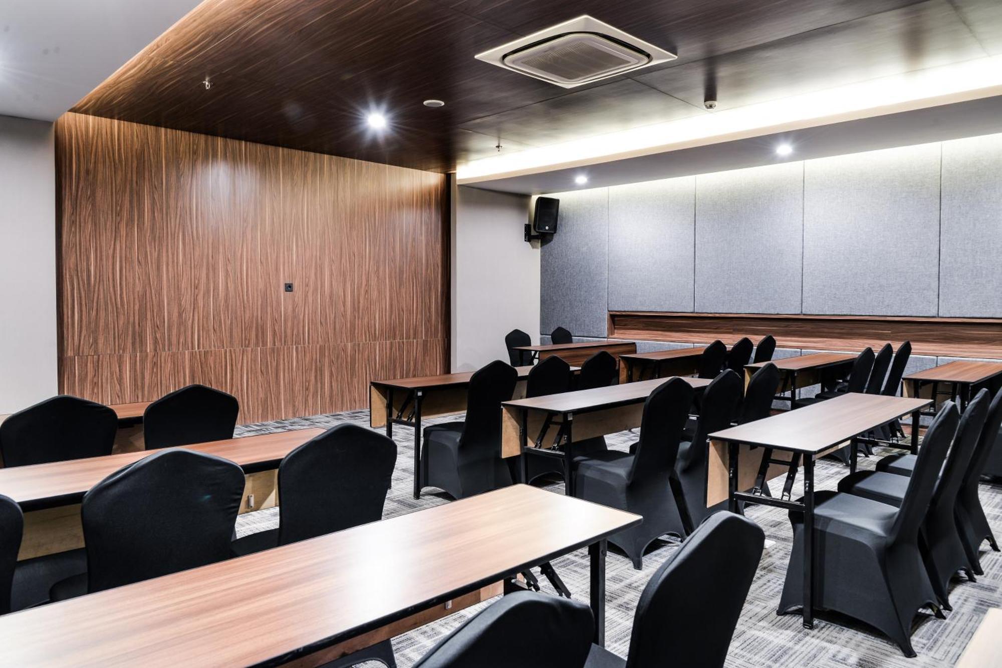 Aston Sidoarjo City Hotel & Conference Center Екстер'єр фото